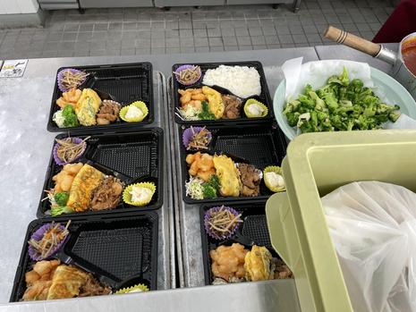 食堂のお弁当